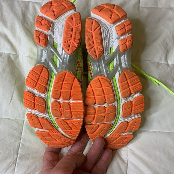 ASICS, ladies GT 2000, dynamic duo max running shoes, size 6.5 - Picture 8 of 13